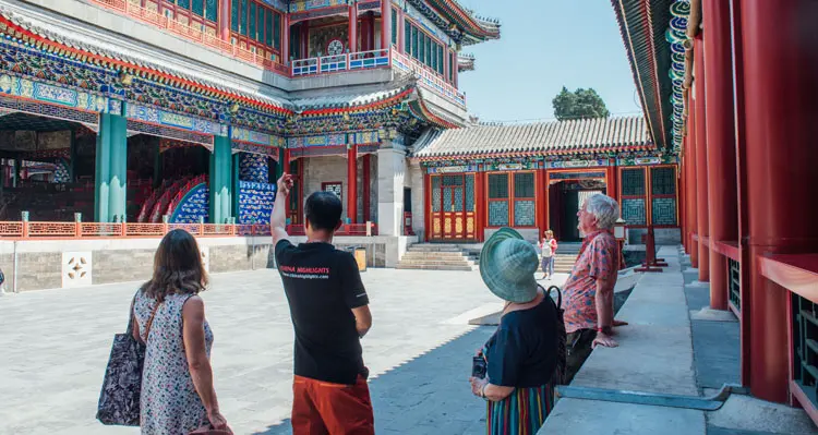 enjoy the beautiful stage in summer palace