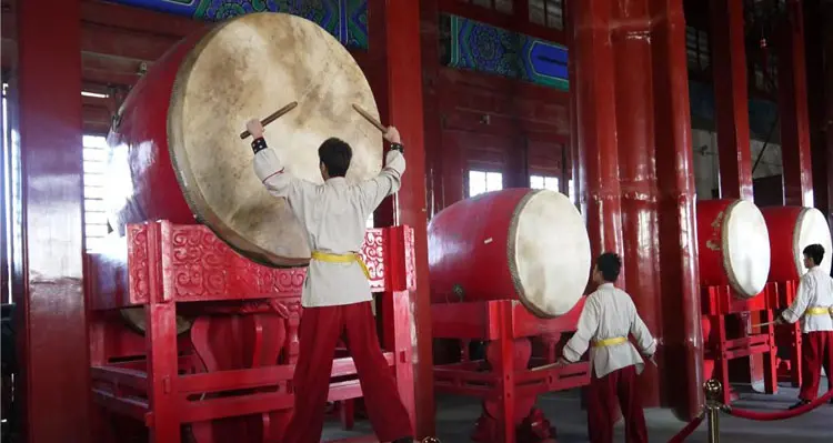 drum playing performence