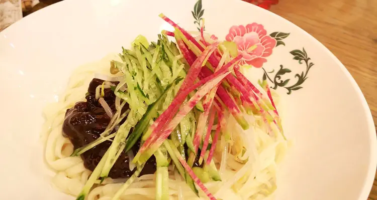  Noodles with soybean sauce