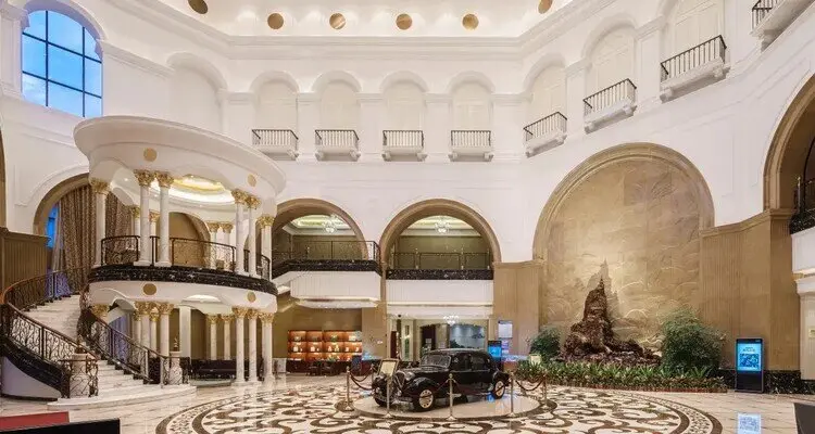 The lodge of the hotel in Emei