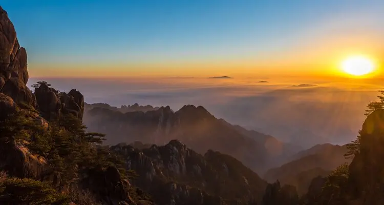 Sunrise on Huangshan