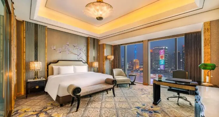 a nice room with river view in Shanghai