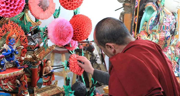 Making butter flowers