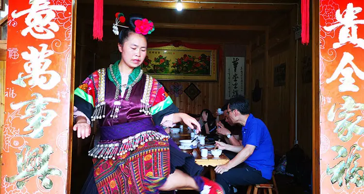 enjoy the local food in a Dong restaurant