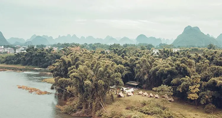 build your tent camp by the li river