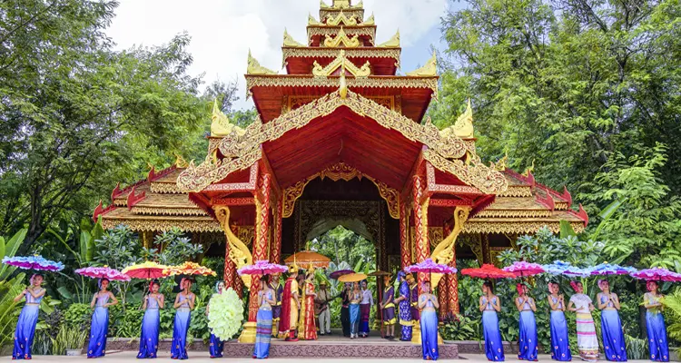 Walk in the royal garden of a Dai Princess