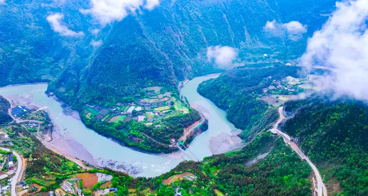 the big bend of Nu River