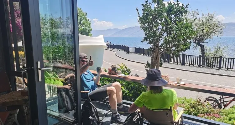 Relax at the Erhai Lake