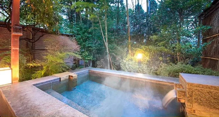 Japanese ryokan with onsen in Hakone