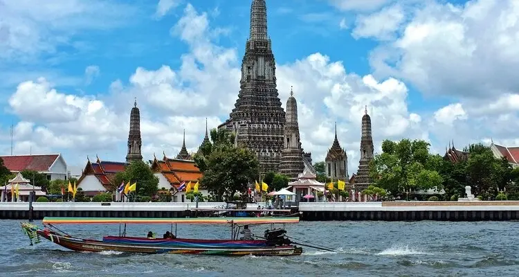 a long-tail boat ride in Bangkok