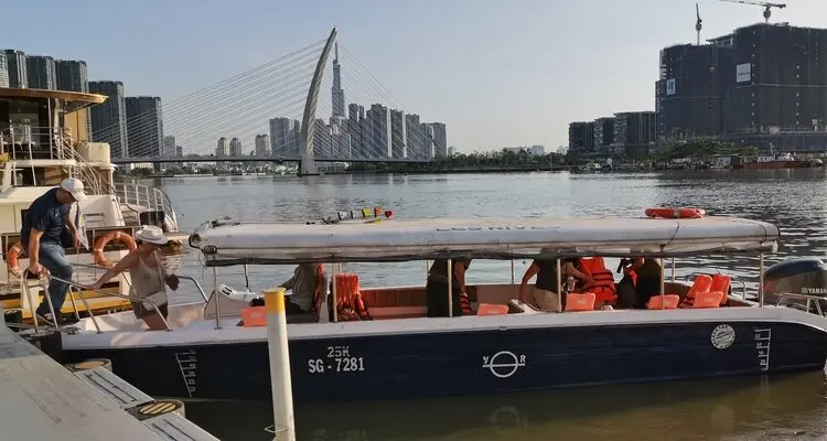 visit Cu Chi Tunnels by sppedboat