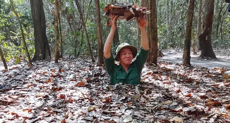 visit Cu Chi Tunnels by sppedboat
