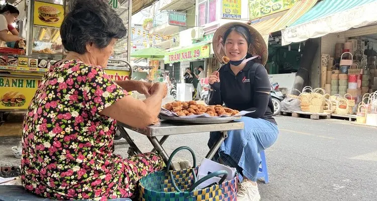 ho chi Minh city tour by scooter