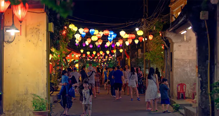 Hoi an evening foodie walk