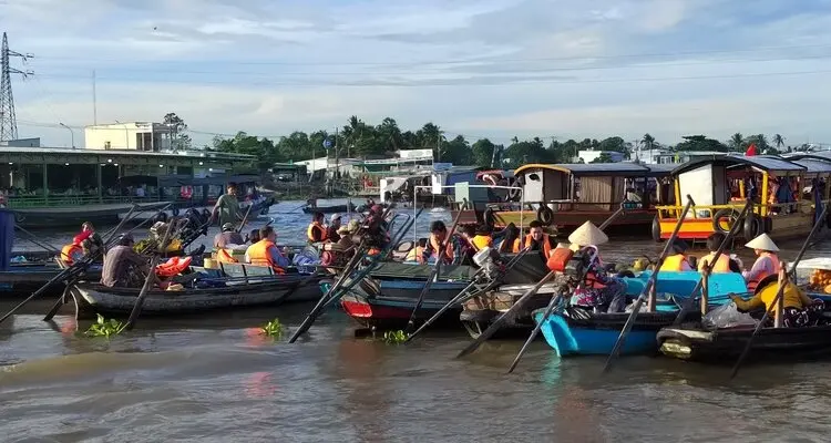 cai rang floating market