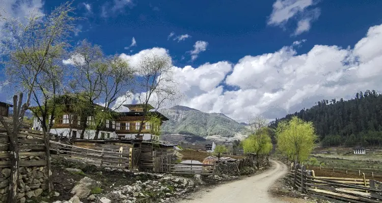 village in the Phobjikha valley