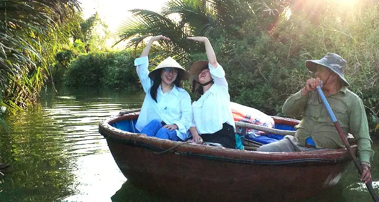 Vietnamese 'round-basket-boat'